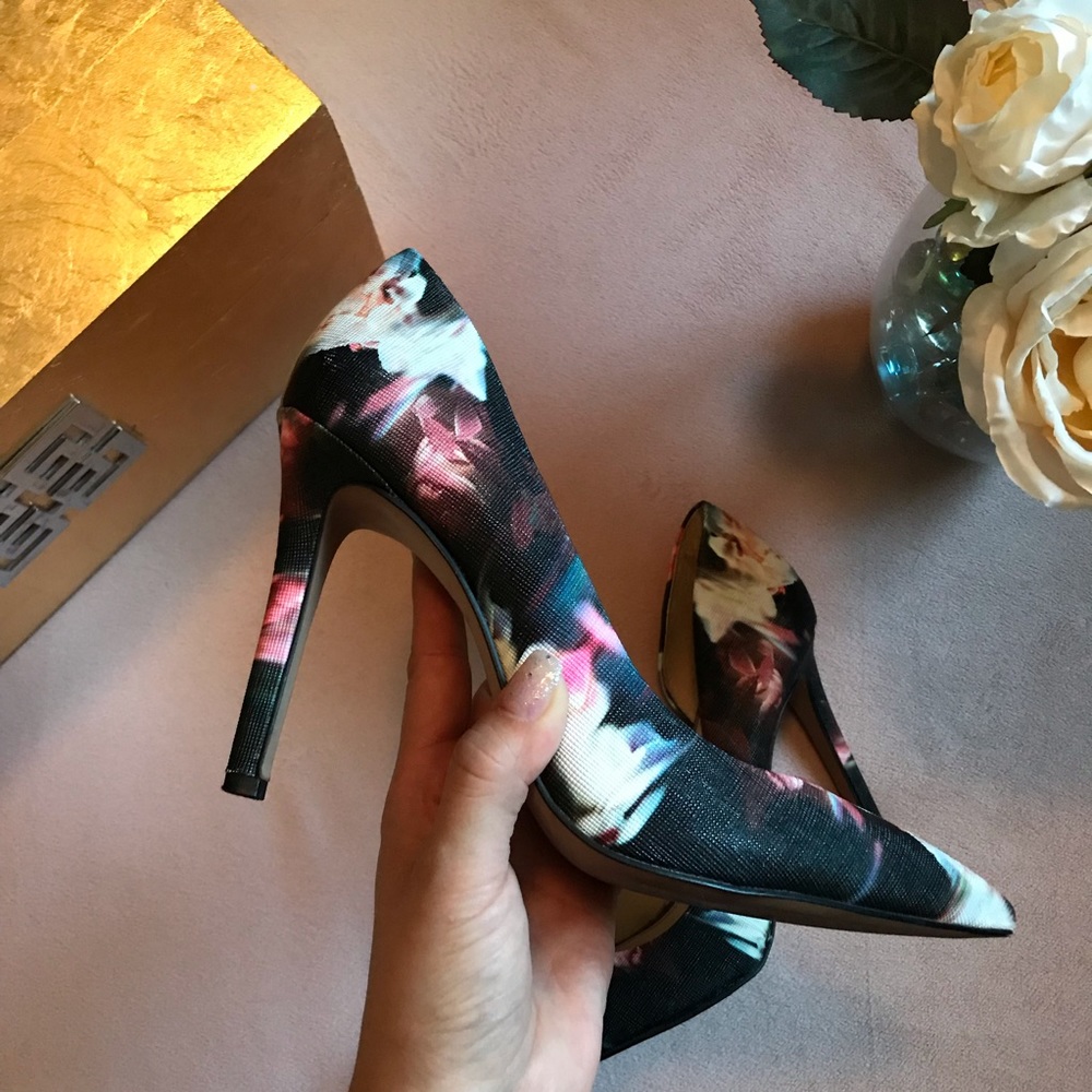 Jessica Simpson pumps - Floral size 7 - Picture 6 of 12